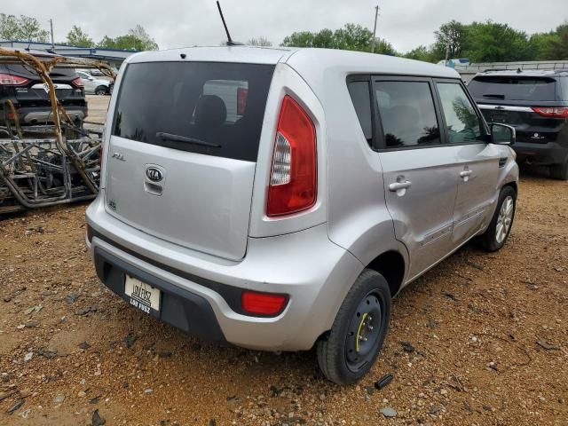 2013 KIA Soul +