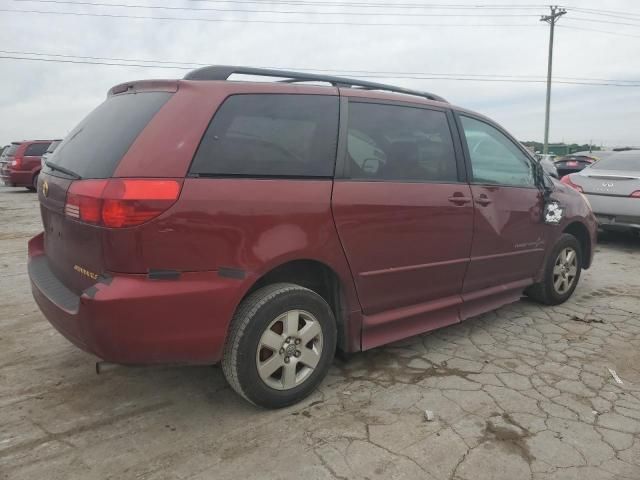 2004 Toyota Sienna XLE