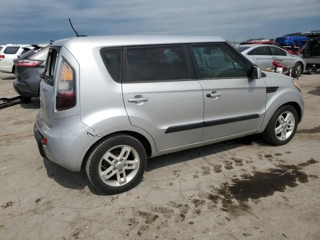 2011 KIA Soul +