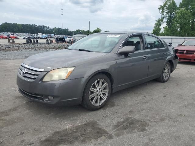 2005 Toyota Avalon XL