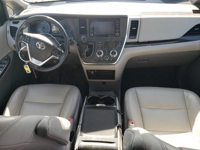 2019 Toyota Sienna XLE