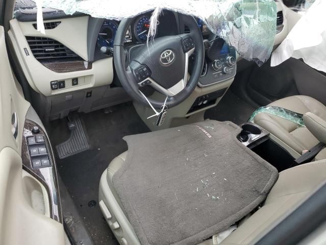 2016 Toyota Sienna XLE