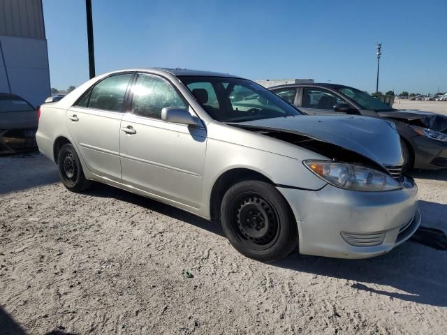 2005 Toyota Camry LE