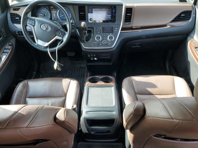 2017 Toyota Sienna XLE