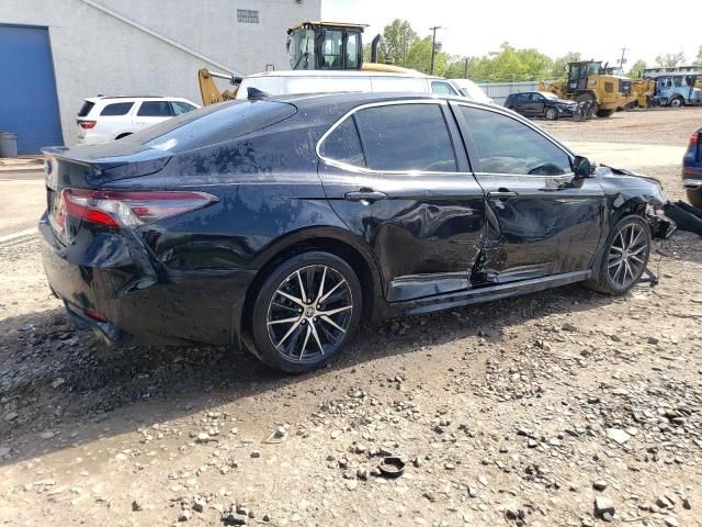 2022 Toyota Camry SE