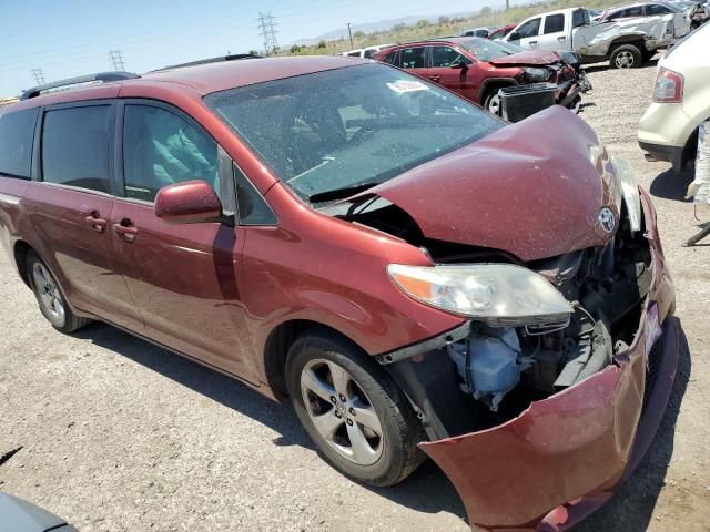 2015 Toyota Sienna LE