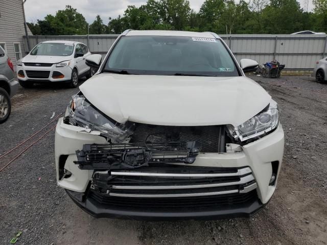 2019 Toyota Highlander SE