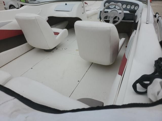 2002 Glastron Boat