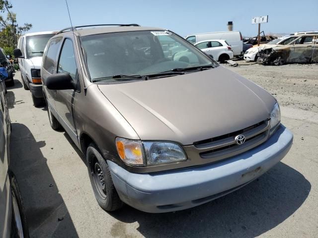 1998 Toyota Sienna LE