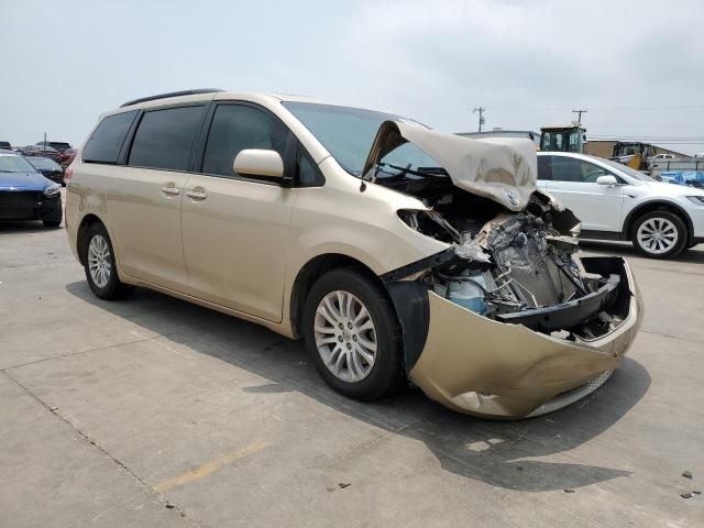 2014 Toyota Sienna XLE