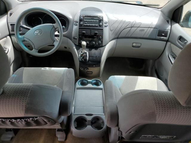 2009 Toyota Sienna CE