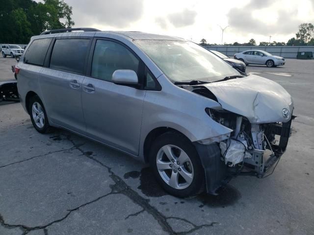 2017 Toyota Sienna LE