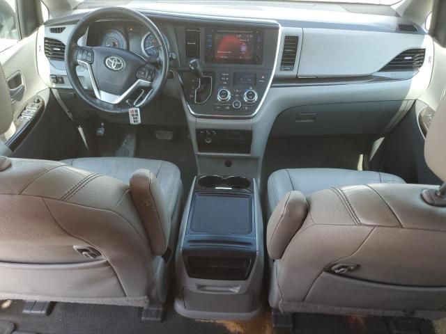 2015 Toyota Sienna XLE