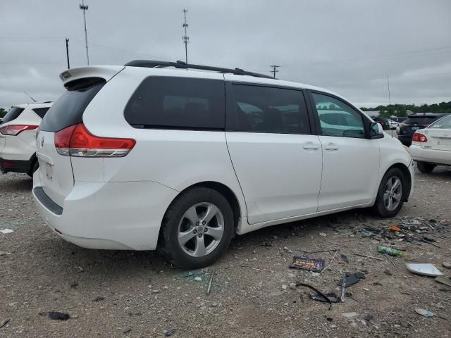 2011 Toyota Sienna LE