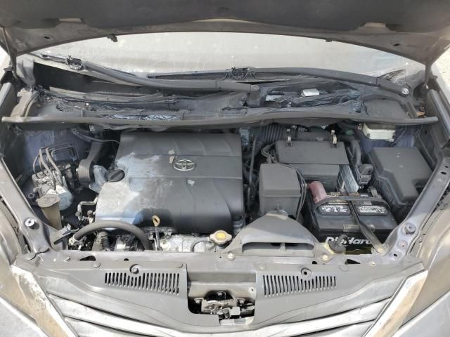 2014 Toyota Sienna XLE