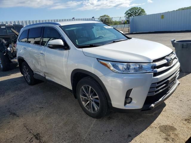 2019 Toyota Highlander SE