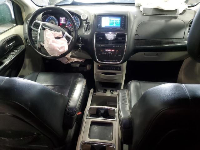 2012 Chrysler Town & Country Touring L