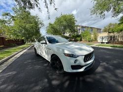 Maserati Vehiculos salvage en venta: 2017 Maserati Levante Sport