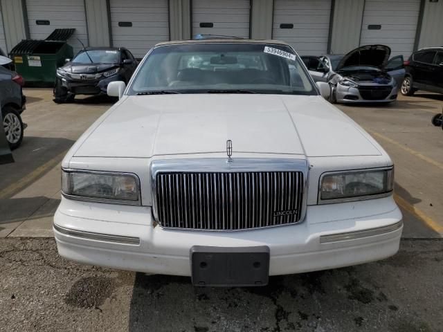 1997 Lincoln Town Car Signature