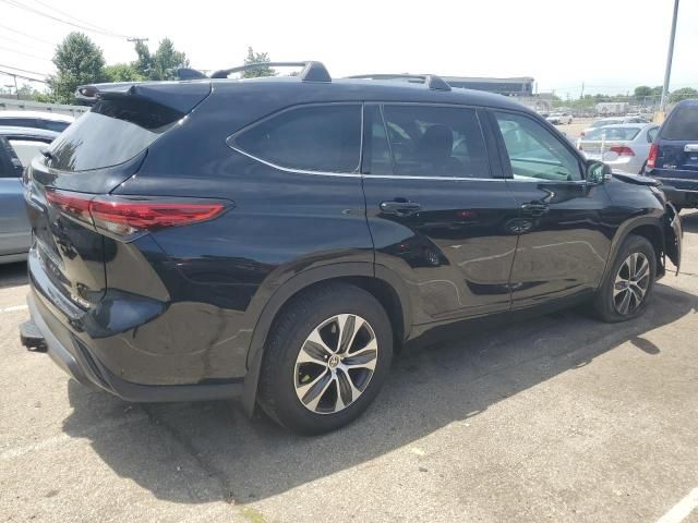 2022 Toyota Highlander XLE