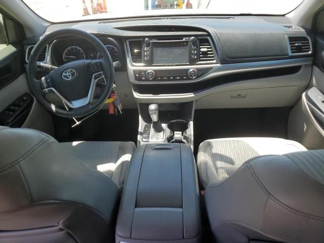 2016 Toyota Highlander LE