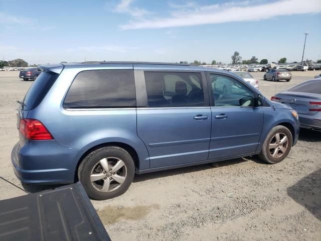 2011 Volkswagen Routan SE