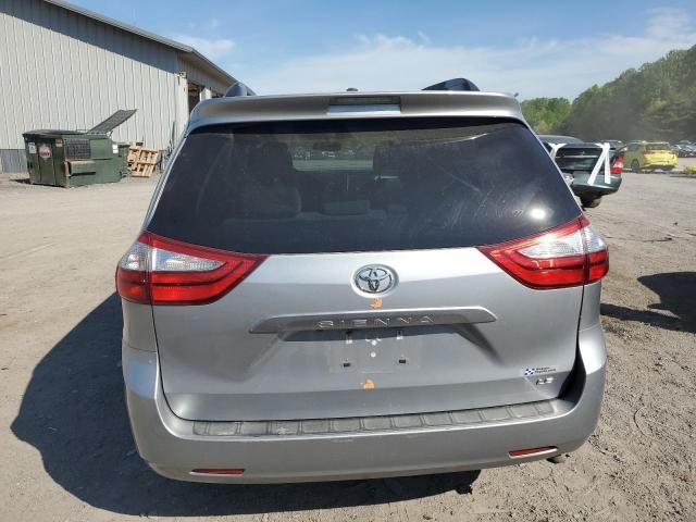 2015 Toyota Sienna LE