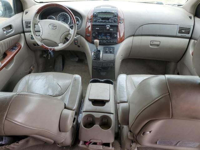 2004 Toyota Sienna XLE