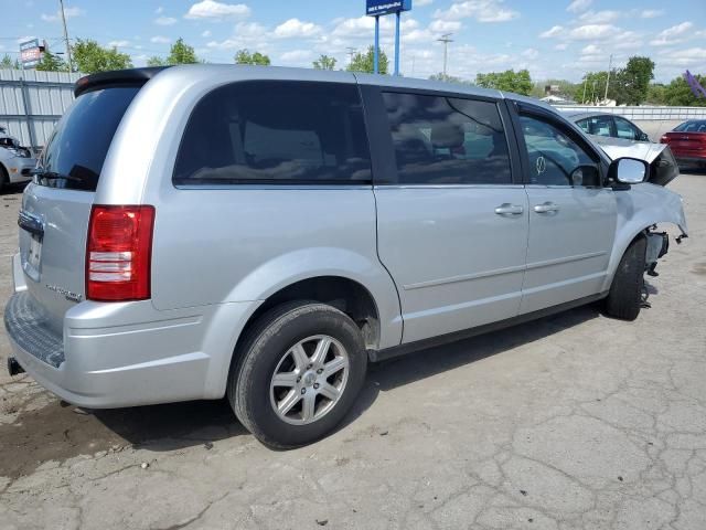 2010 Chrysler Town & Country LX