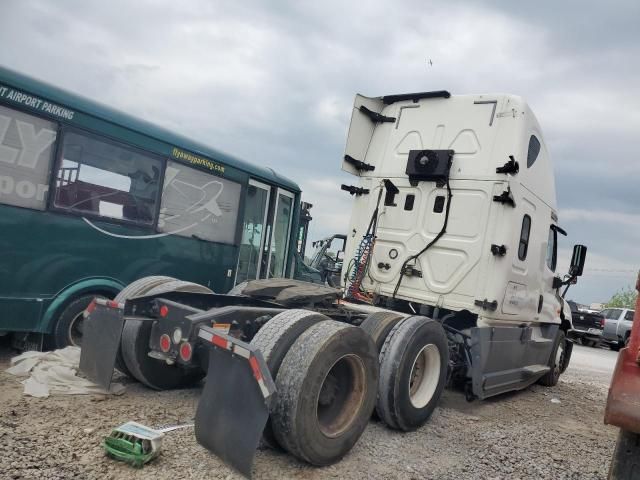 2016 Freightliner Cascadia 125