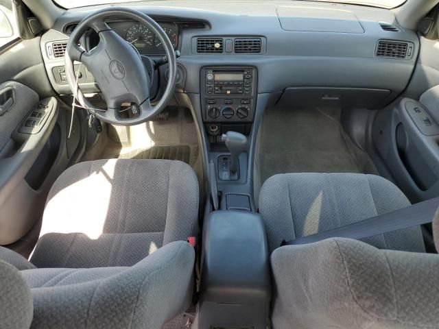 2001 Toyota Camry LE