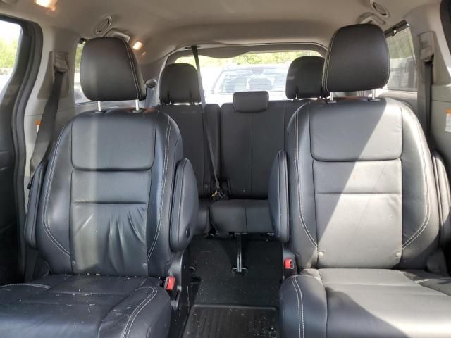 2019 Toyota Sienna SE