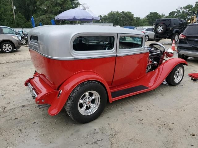 1932 Ford 2-DR Sedan