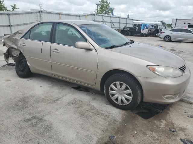 2005 Toyota Camry LE