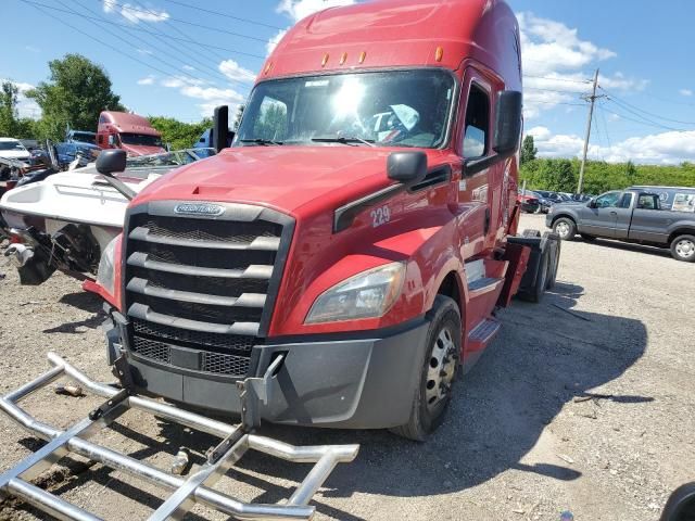 2019 Freightliner Cascadia 126