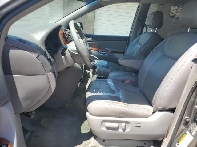 2005 Toyota Sienna XLE