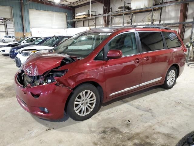 2012 Toyota Sienna XLE