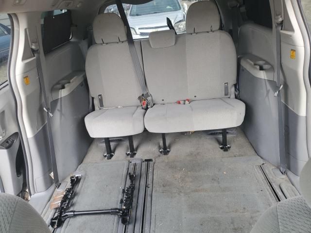 2011 Toyota Sienna LE