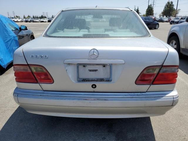 2001 Mercedes-Benz E 320