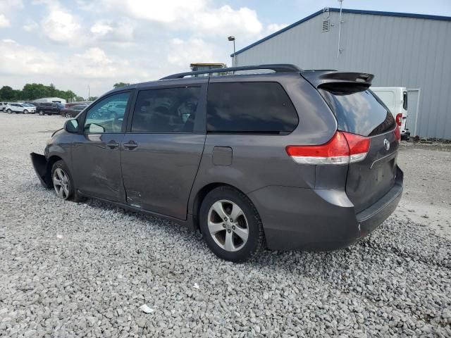 2013 Toyota Sienna LE