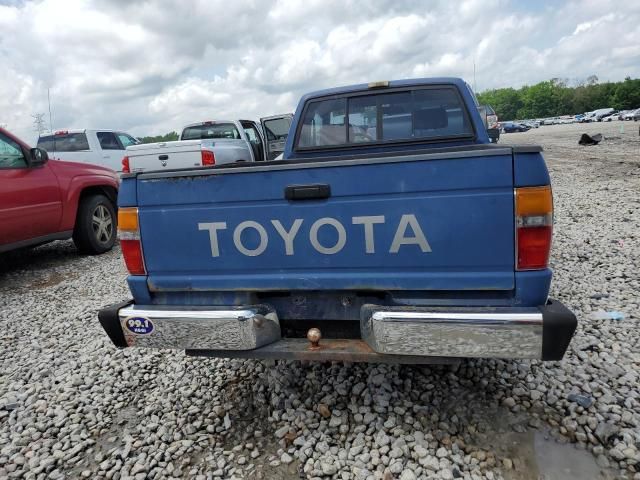 1985 Toyota Pickup Xtracab RN56 DLX