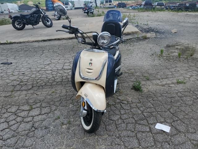 2021 Amig Scooter