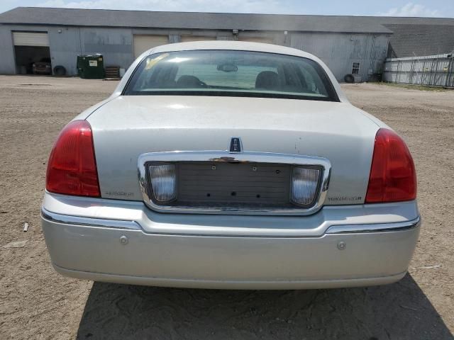 2004 Lincoln Town Car Ultimate