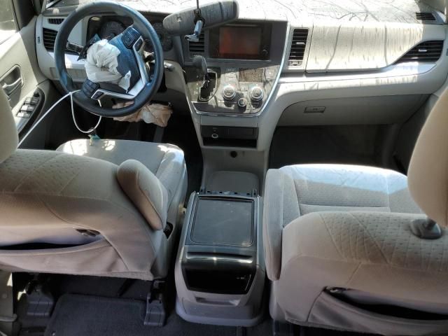 2015 Toyota Sienna LE