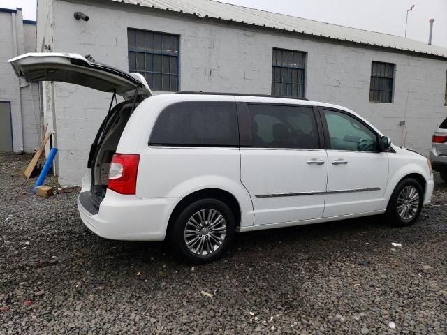 2016 Chrysler Town & Country Touring L