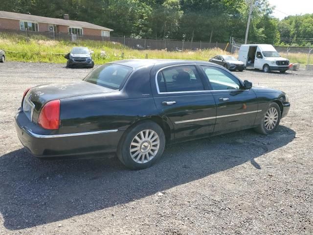 2004 Lincoln Town Car Executive