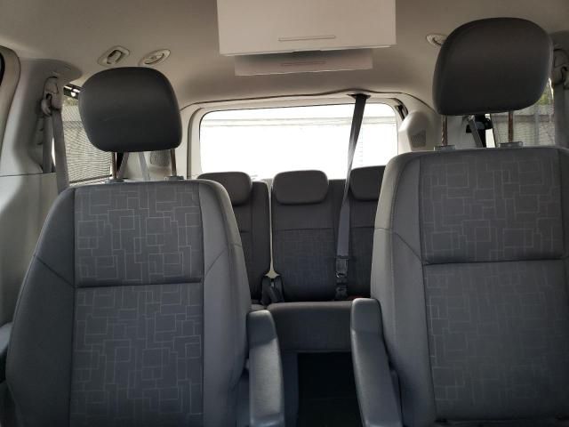 2009 Volkswagen Routan SE