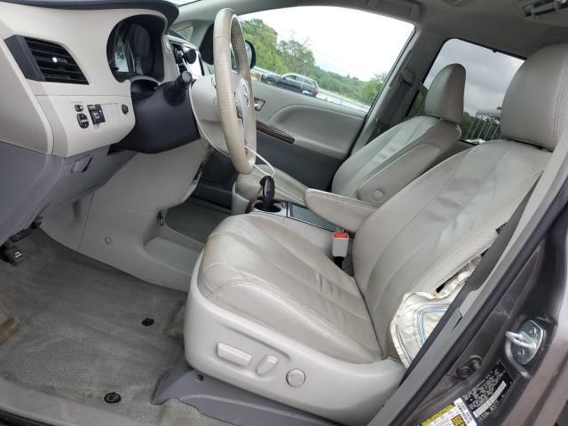 2013 Toyota Sienna XLE