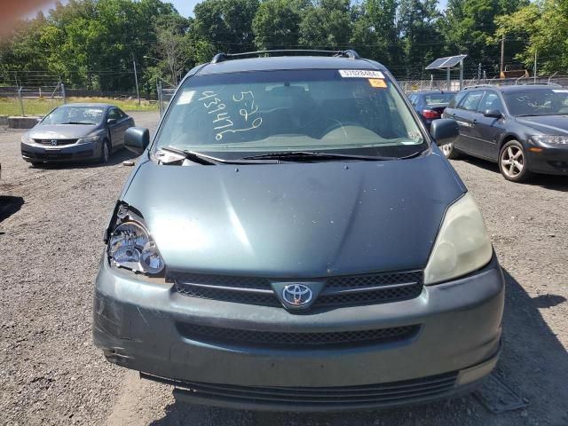 2004 Toyota Sienna XLE