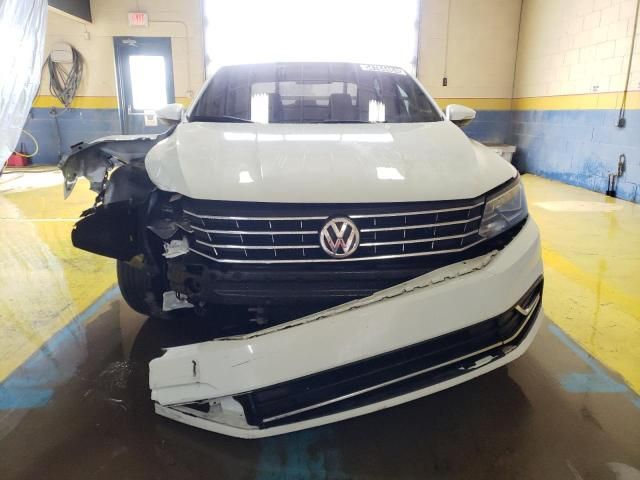 2018 Volkswagen Passat SE